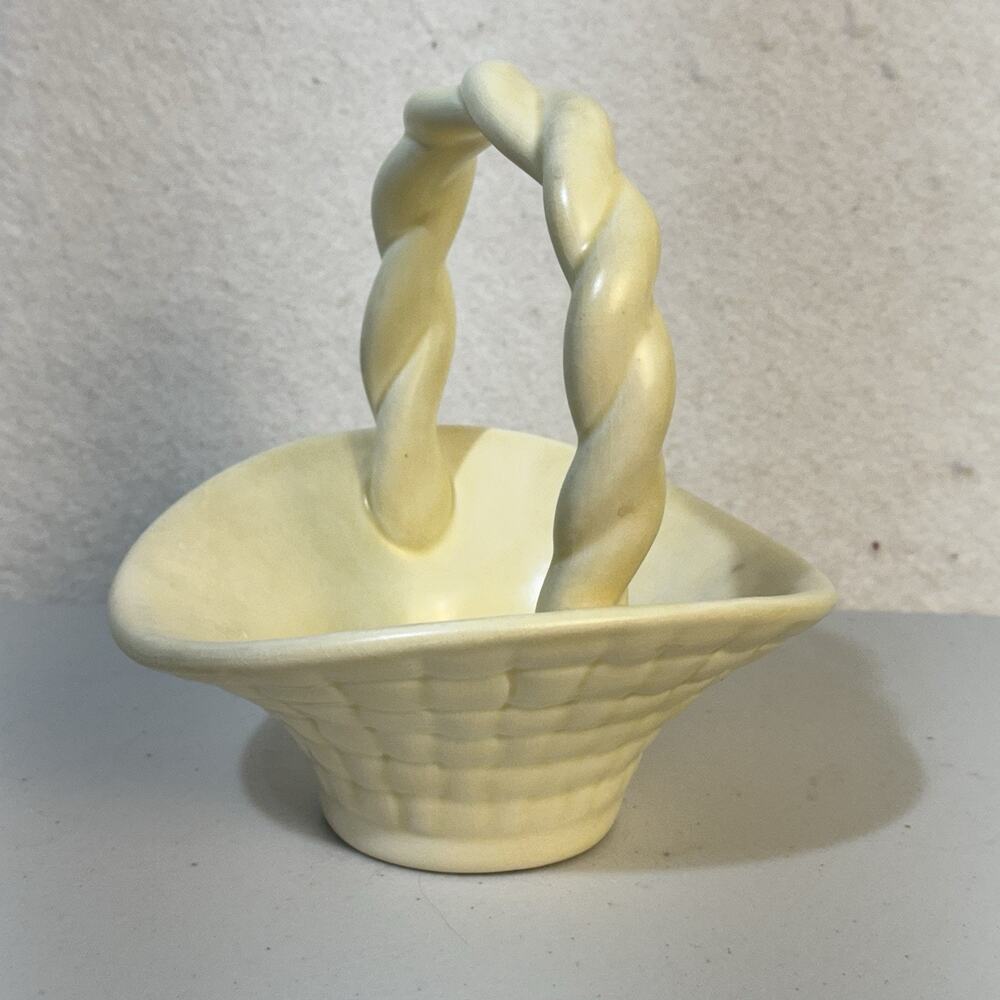VTG Warwick Ceramic Pottery Beige Oval Woven Basket Twisted Handle Handmade 7"